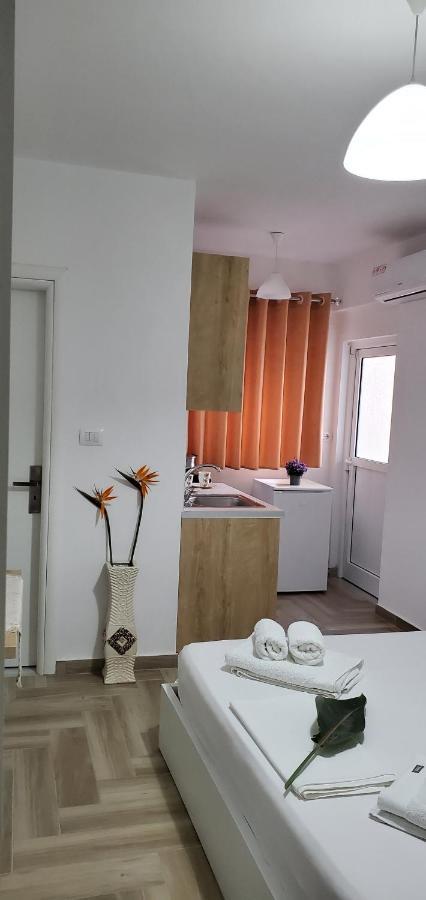 The Hill Apartment ซารานเดอ ภายนอก รูปภาพ
